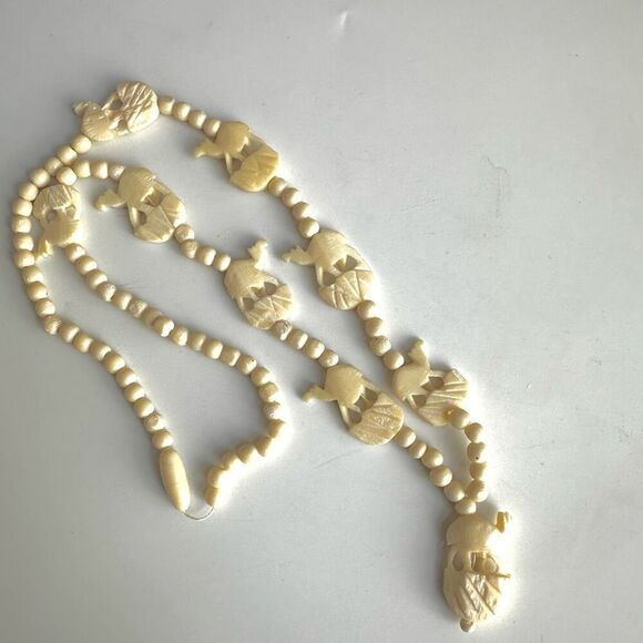 Vintage Boho Cream Mini camel Carved beaded  necklace - Picture 8 of 8